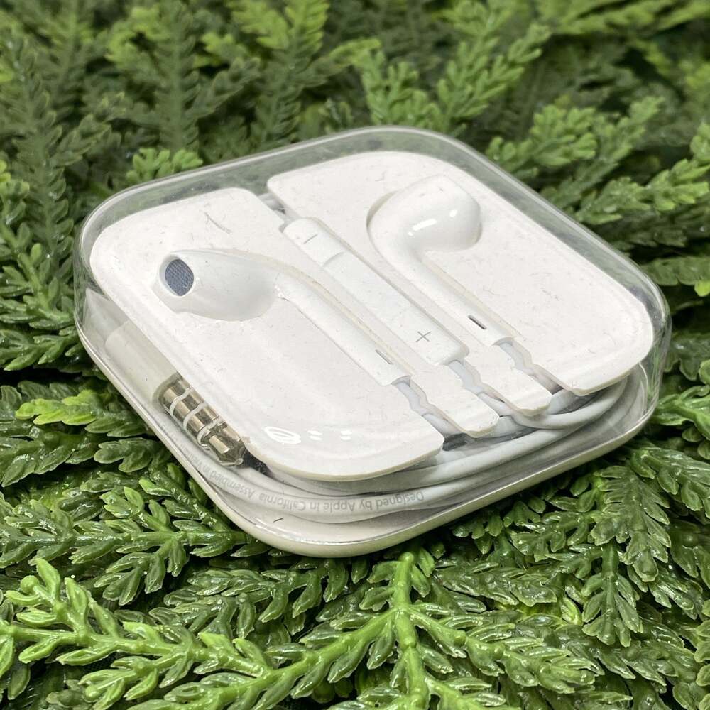 Apple iPhone Earbuds for 3.5mm Plug In Wired Earphones & Plastic Case NEW